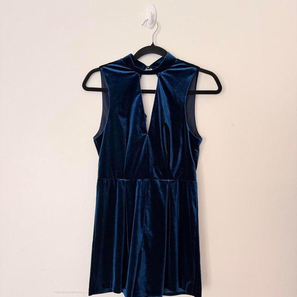 Y2K Shinestar navy velvet lace-back romper with open back detail, M 💙🖤